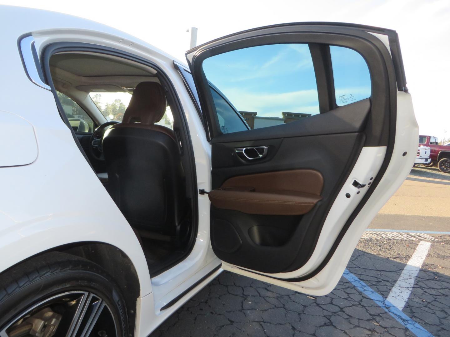 2019 White /BROWN Volvo S60 Inscription (7JRA22TL8KG) with an 4-Cyl, Drive-E, Turbo, Supercharged, 2.0 Liter engine, Automatic, 8-Spd Geartronic w/Adaptive Shift transmission, located at 2630 Grass Valley Highway, Auburn, CA, 95603, (530) 508-5100, 38.937893, -121.095482 - Photo#37